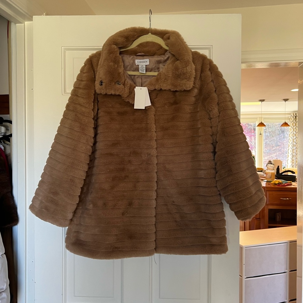 NWT Carmen Marc Valvo Faux Fur Quilted Jacket